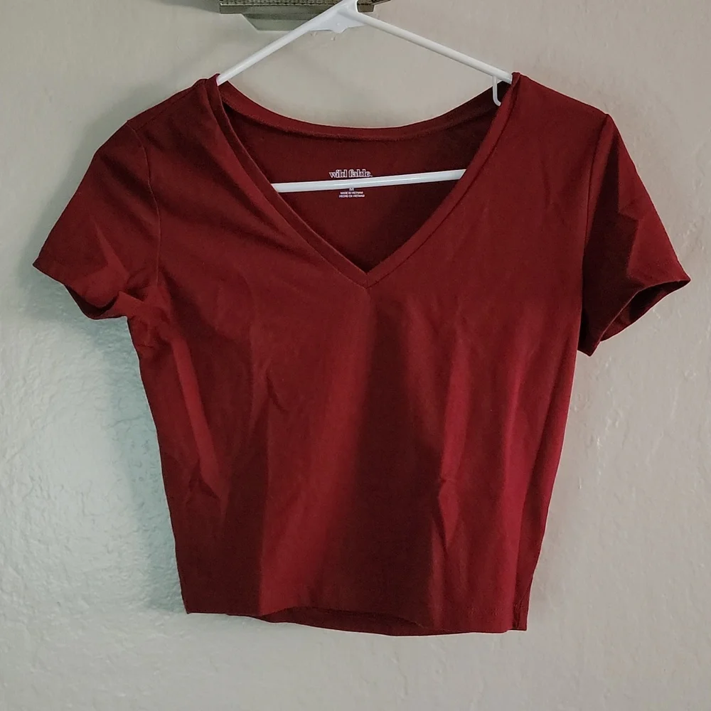 ❤️ V-Neck Crop Top - Picture 2 of 3